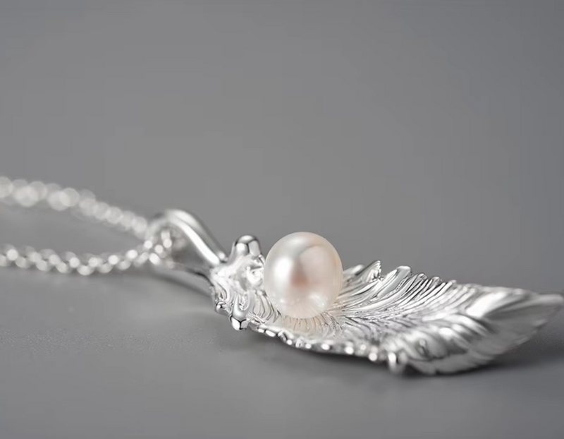 Pearl Long Leaf Pendant