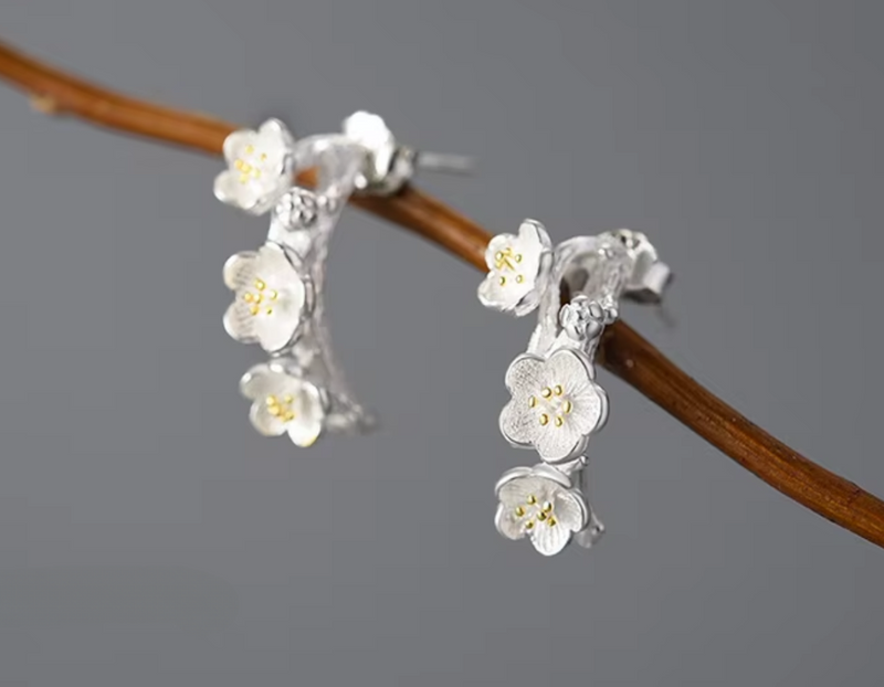 Hanging Elegant Flower Stud Earrings