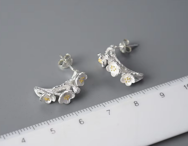 Hanging Elegant Flower Stud Earrings